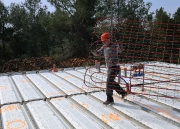 Chantier construction pose d'un plancher chauffant
