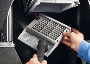 zehnder_csy_ventilation_unit_comfoair_350_filter_exchange_people_maintenance_2