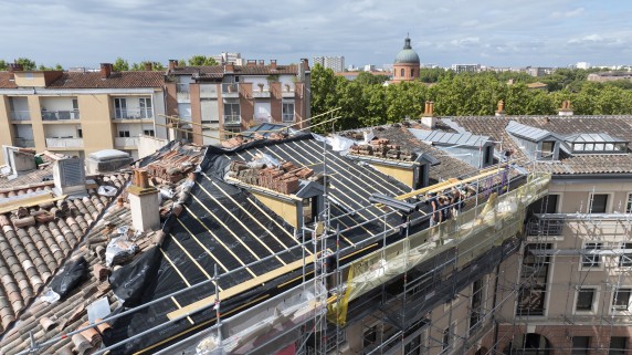 Reportage isalation TRISO-TOITURE avec SER BTP  Ã  Toulouse, pla